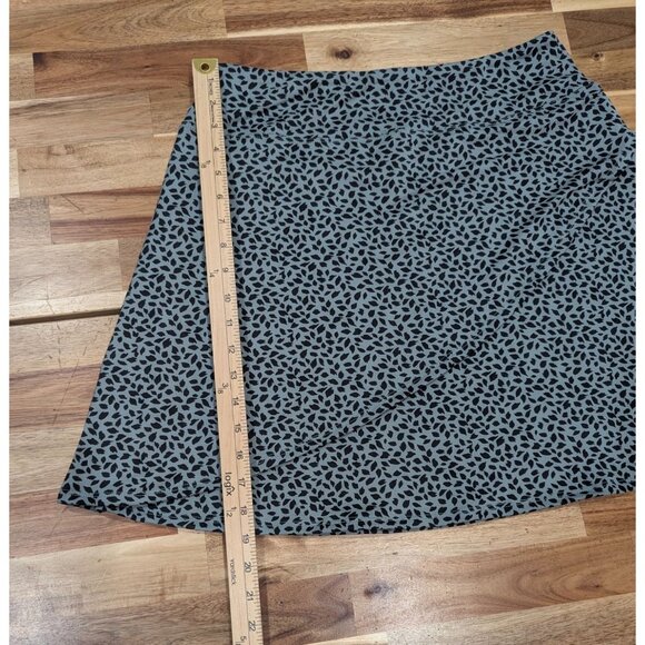 Eddie Bauer Womens BLue & Black Animal Print Skirt Size L/G Lightweight Stretchy - Picture 7 of 10